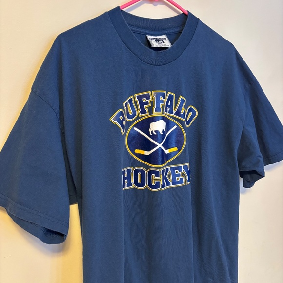 Lee NHL Buffalo Sabres Hockey Short Sleeve T Shirt Blue Yellow Logo Mens Size XL - Picture 3 of 4